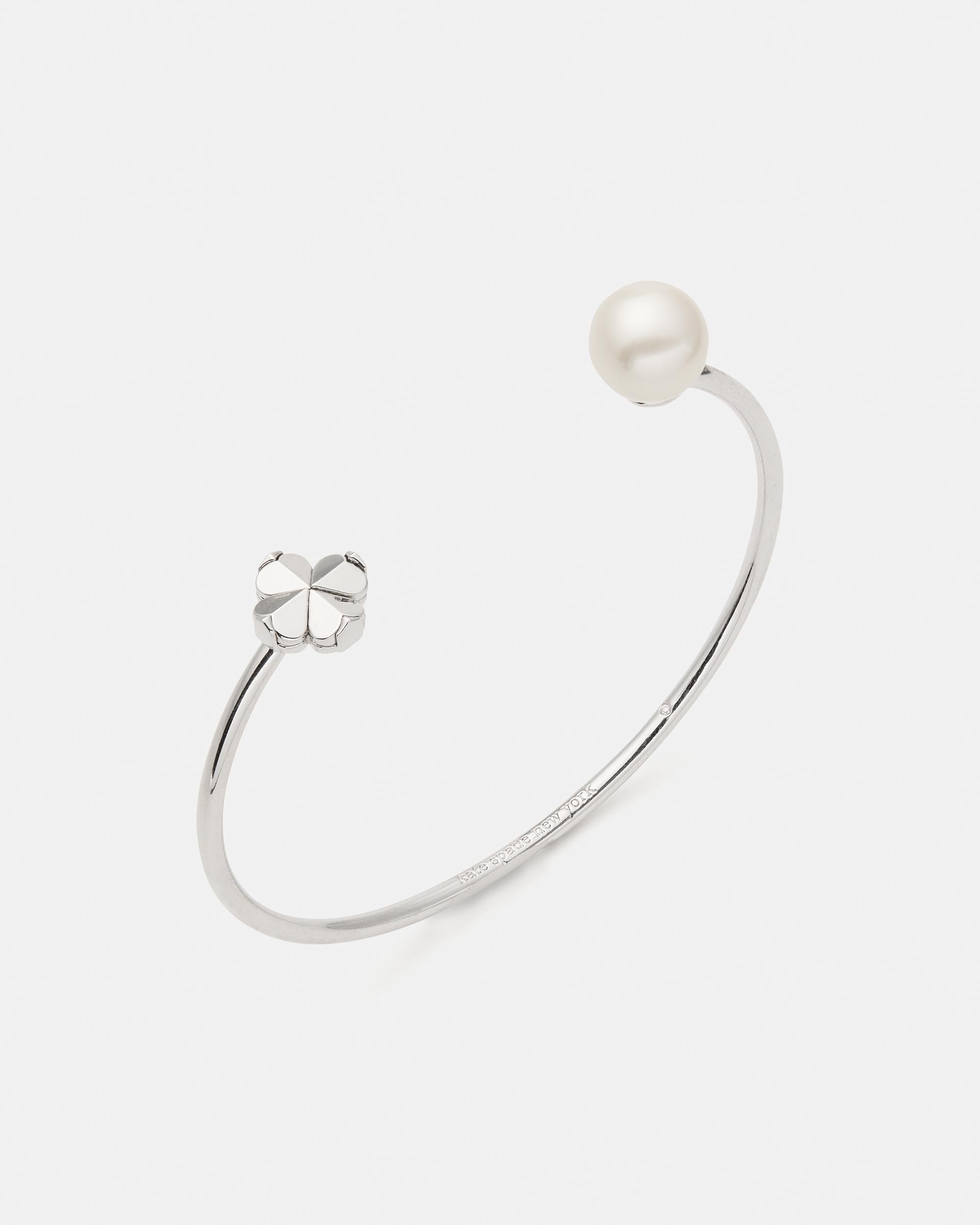 KM915-Spade Flower Pearl Cuff-White/Silver