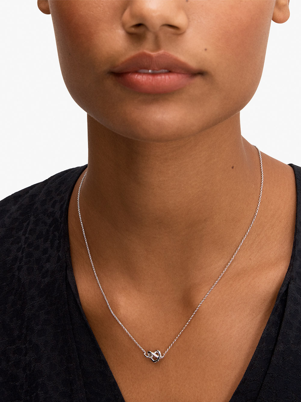 WBRUH307-Loves Me Knot Mini Pendant-Silver.