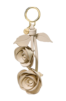 حلية بتصميم أزهار