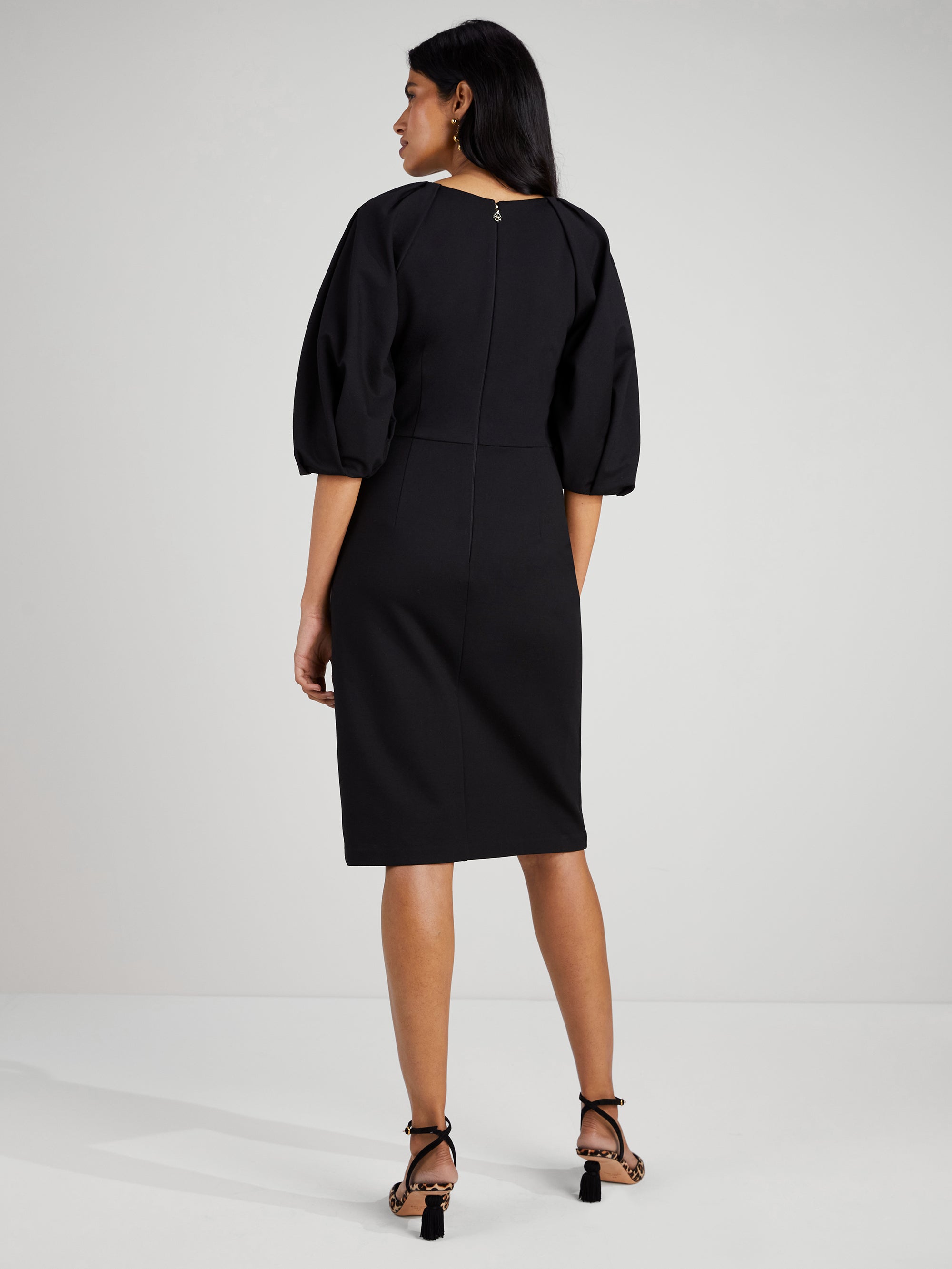 <p><p>Black</p></p>
