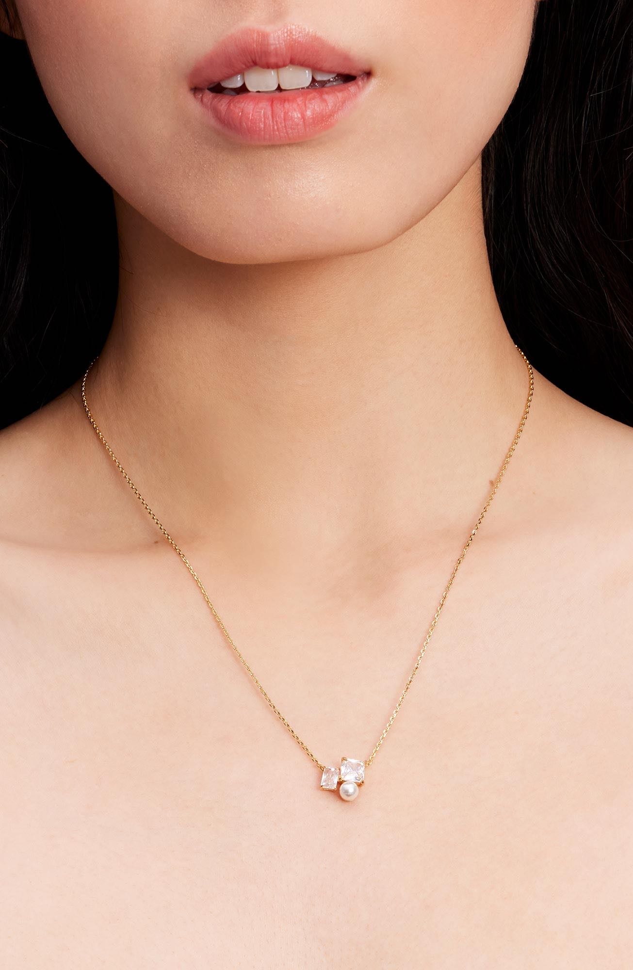victoria pendant